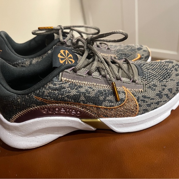 Nike Training SuperRep Go 3 Next FlyKnit Premium trainers in grey - Picture 5 of 5